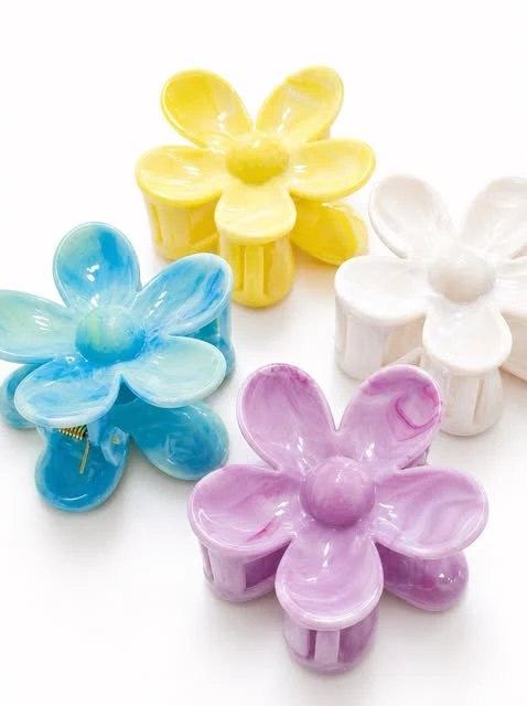 Pinzas florales en amarillo, celeste, blanco y lila
